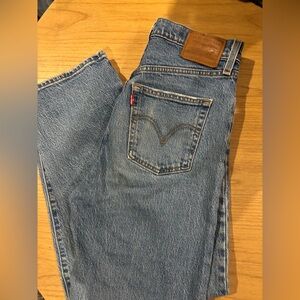 Levi's Women’s Classic Light Blue Straight Jeans